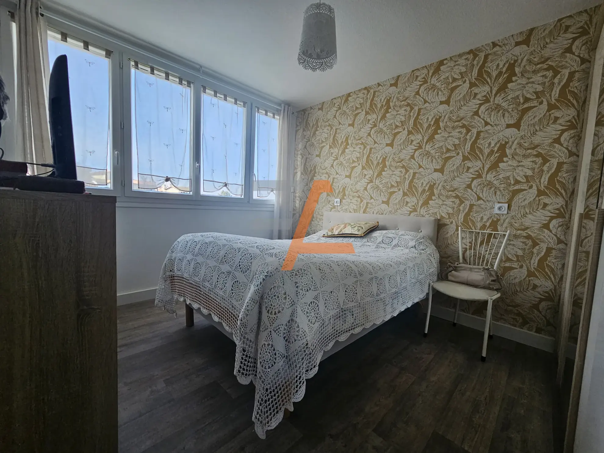 Appartement traversant de 77 m² avec balcon et vue dominante à Saint Etienne 
