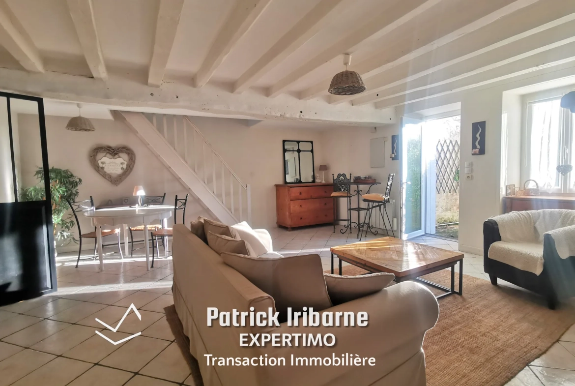 Charmante maison Saintongeaise avec dépendances à Saintes – 170 m², jardin, chai, garage, prix 282 000 € 