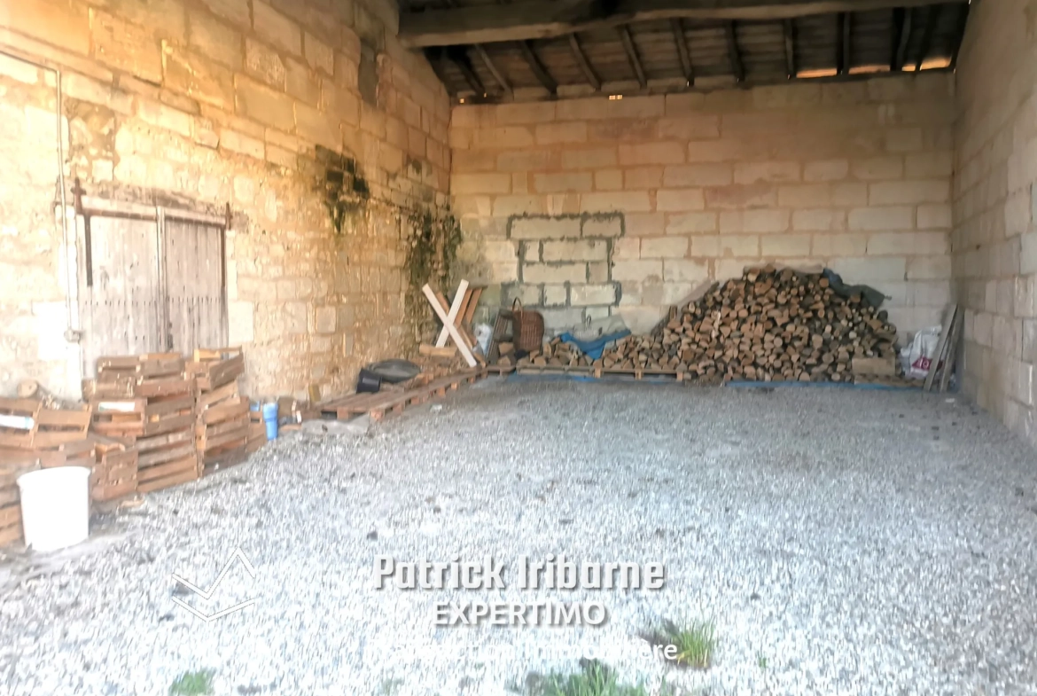 Charmante maison Saintongeaise avec dépendances à Saintes – 170 m², jardin, chai, garage, prix 282 000 € 