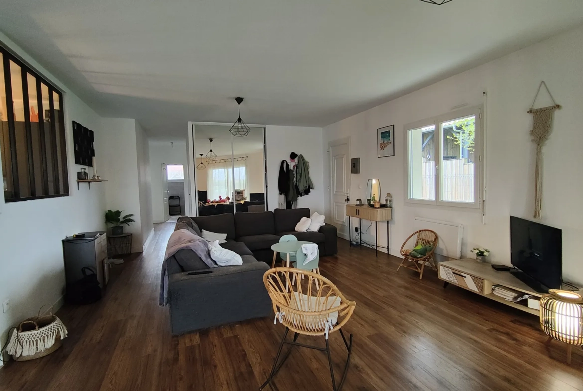 Maison 4 chambres avec terrasse et garage à Mazères proche de Langon 