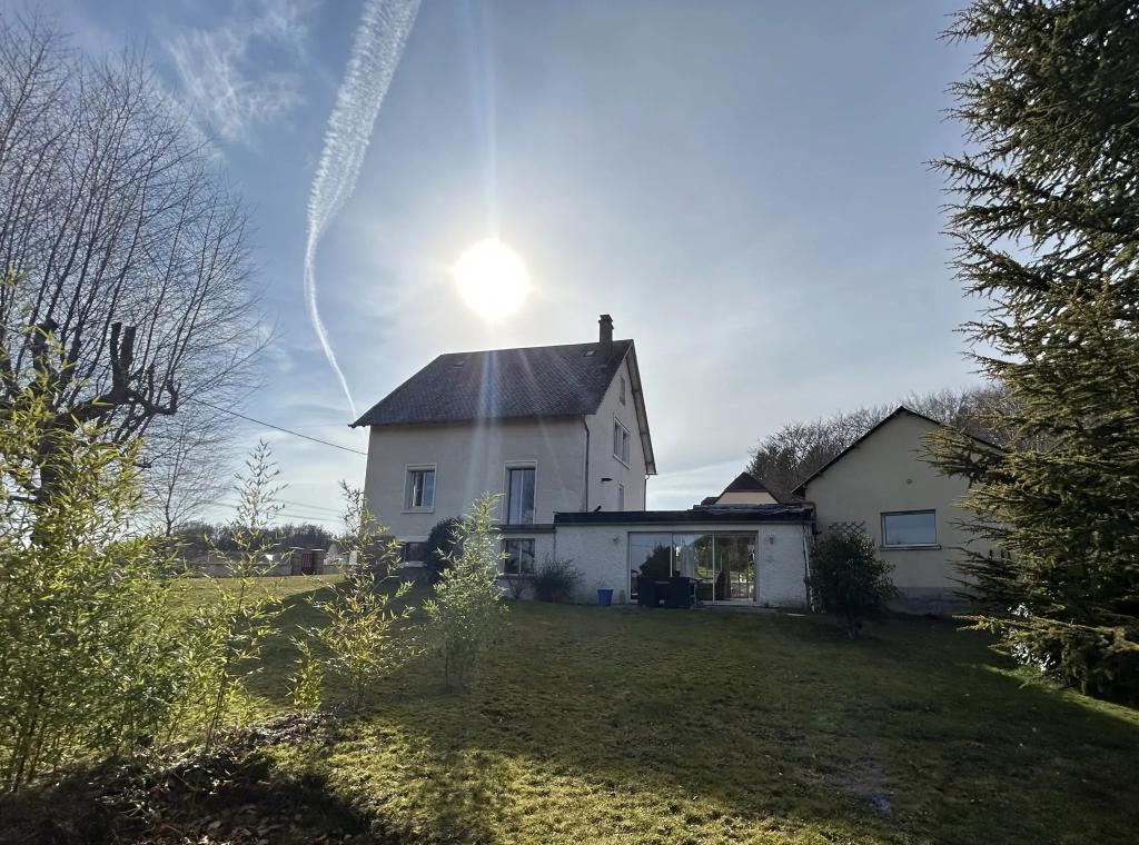 Belle maison à Montaignac Sur Doustre en Corrèze avec terrain de 6020 m²