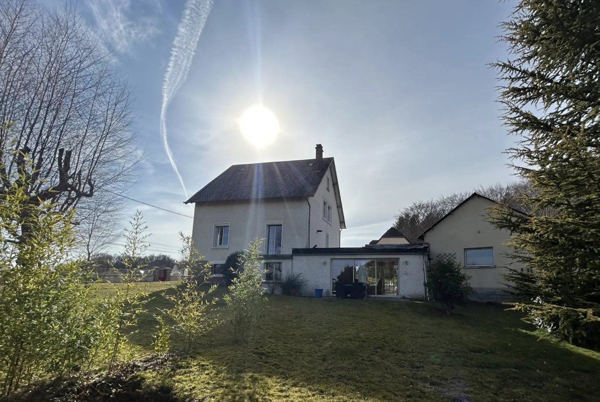 Belle maison à Montaignac Sur Doustre en Corrèze avec terrain de 6020 m² 