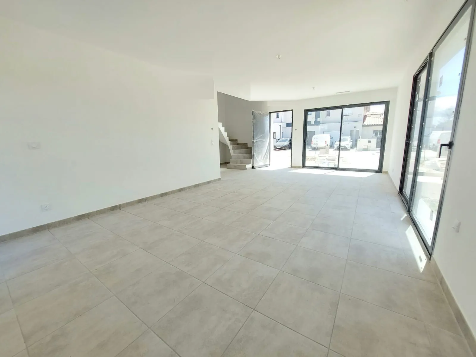 Maison neuve T4 à Elne avec jardin et garage, livraison 2025 