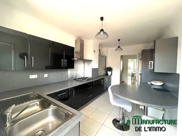 Bel appartement T4 de 86,04 m² avec garage et cave à Saint-Étienne 