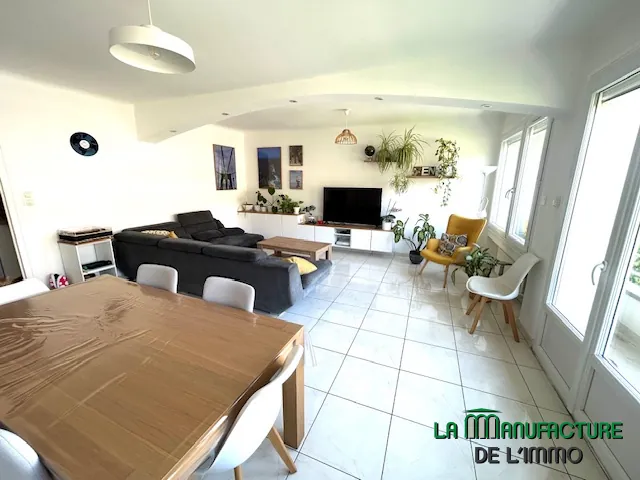 Bel appartement T4 de 86,04 m² avec garage et cave à Saint-Étienne 