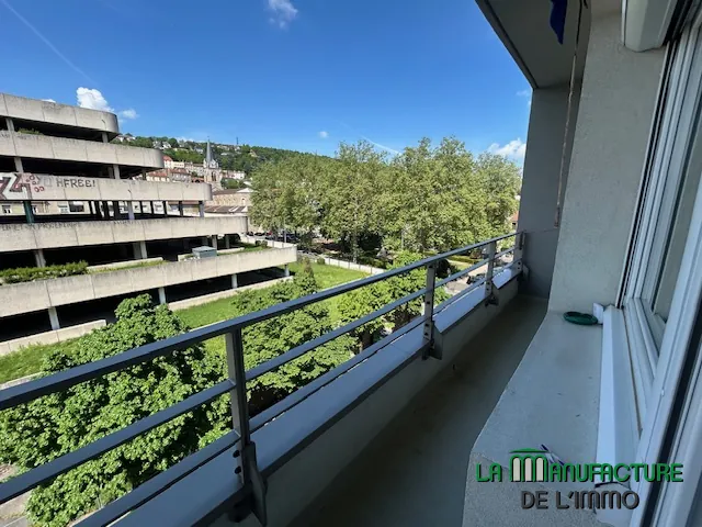 Bel appartement T4 de 86,04 m² avec garage et cave à Saint-Étienne 