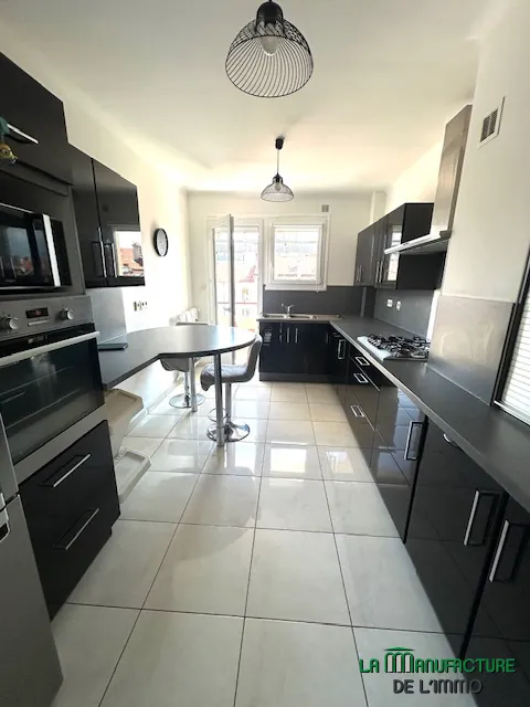 Bel appartement T4 de 86,04 m² avec garage et cave à Saint-Étienne 
