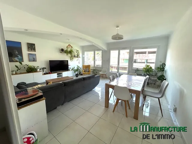 Bel appartement T4 de 86,04 m² avec garage et cave à Saint-Étienne 