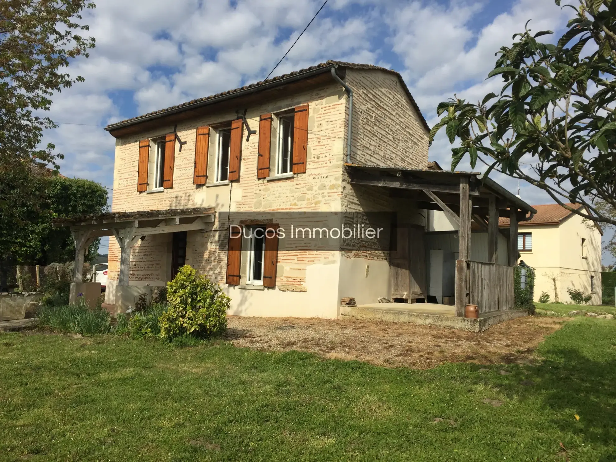 Belle maison en pierre à Gaujac proche de Marmande avec potentiel de rénovation 