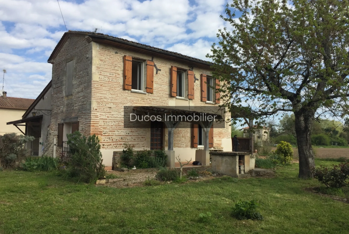 Belle maison en pierre à Gaujac proche de Marmande avec potentiel de rénovation 