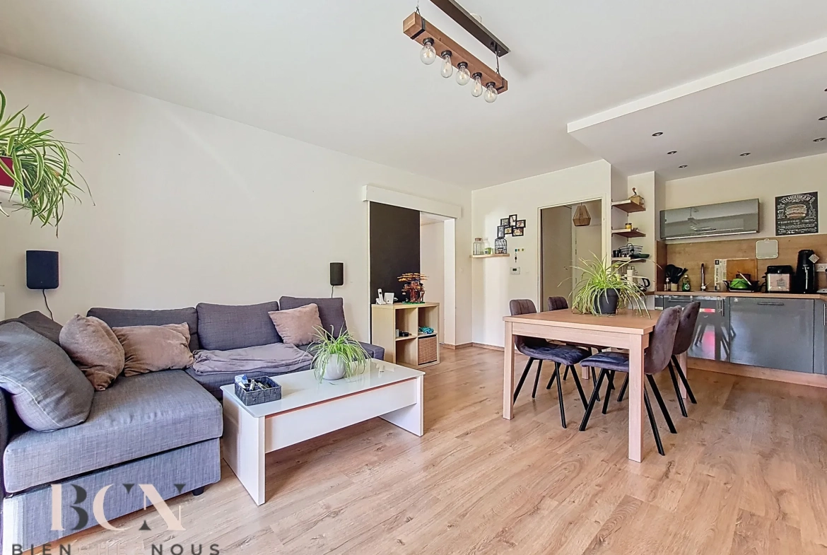 Appartement T3 avec terrasse et balcon à Maffliers – 63m², 2016 
