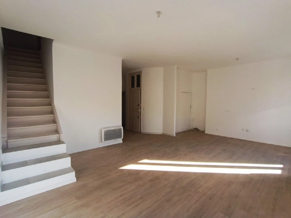 Appartement duplex lumineux à Gardanne avec grand potentiel – centre-ville