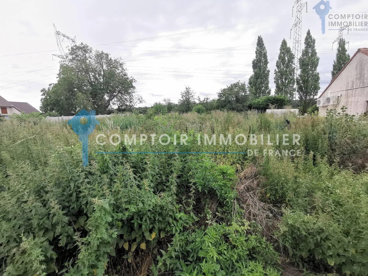 Terrain constructible de 637 m² à La Forêt-le-Roi, proche Dourdan 