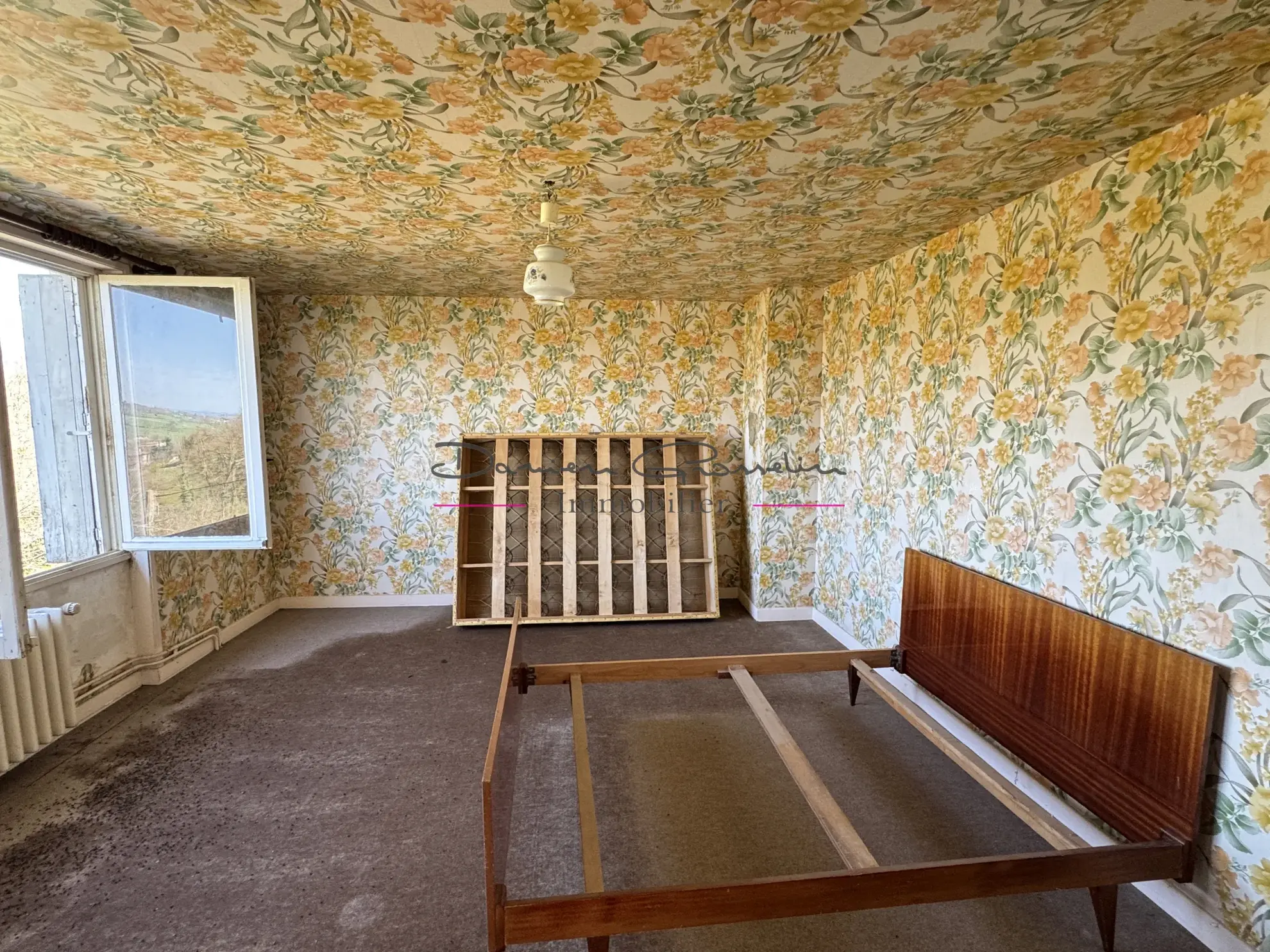 Belle maison de 119 m² à Saint-Victor-sur-Rhins avec dépendances et terrain 