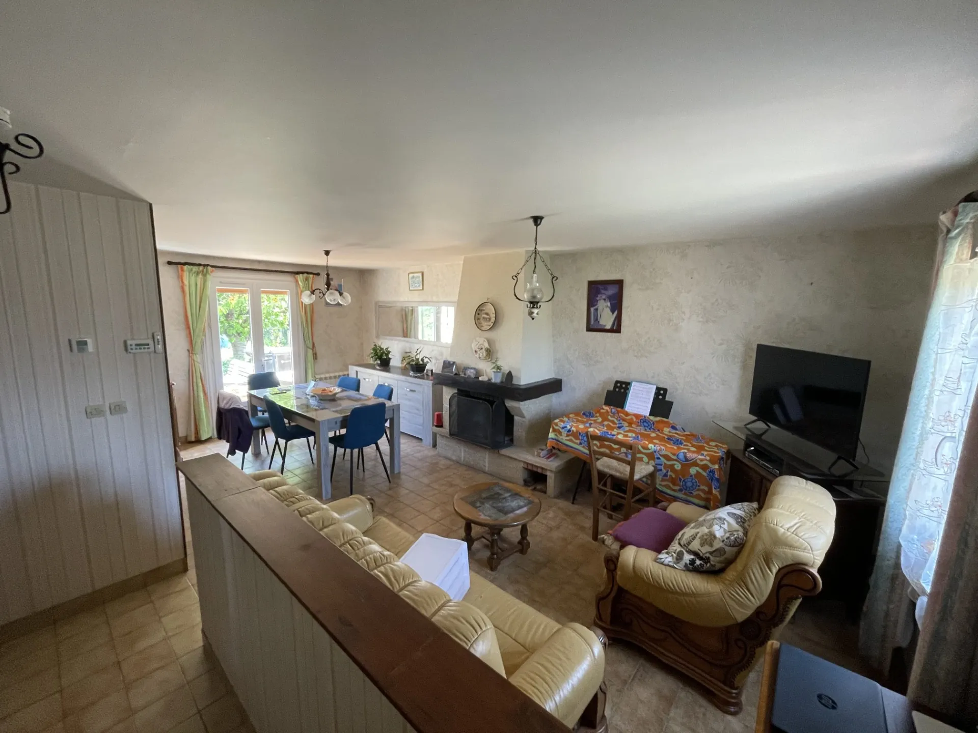 Pavillon à Le Lude avec 3 chambres, garage et panneaux solaires - Prix 191 000 € 