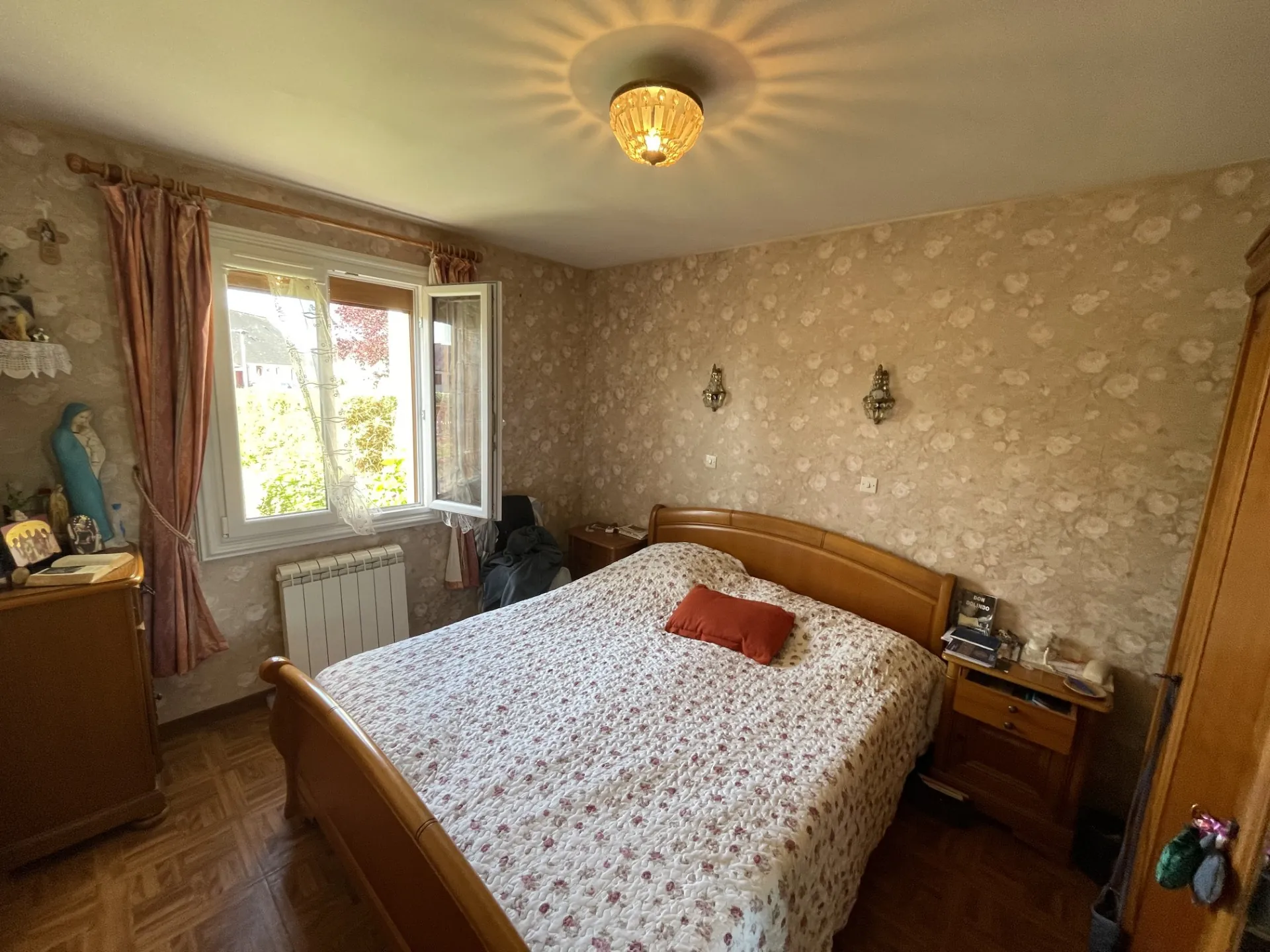 Pavillon à Le Lude avec 3 chambres, garage et panneaux solaires - Prix 191 000 € 