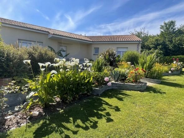 Maison de plain-pied à vendre à La Tourlandry - Proche Chemillé et Cholet