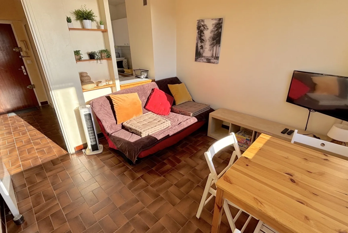 Appartement F2 avec terrasse ensoleillée et vue mer à Carnon-Plage 
