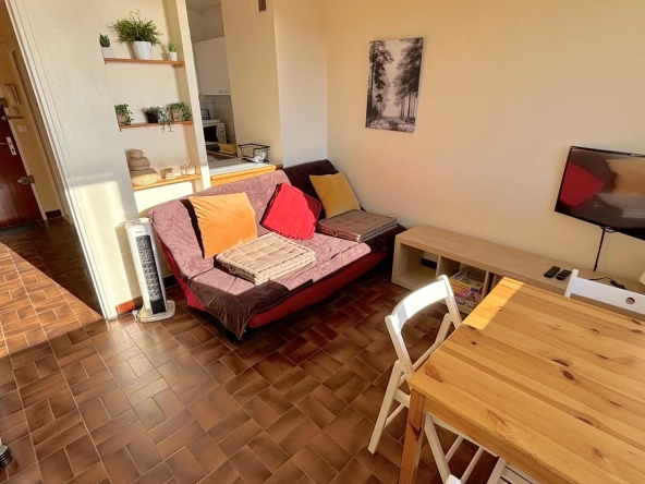 Appartement F2 avec terrasse ensoleillée et vue mer à Carnon-Plage 