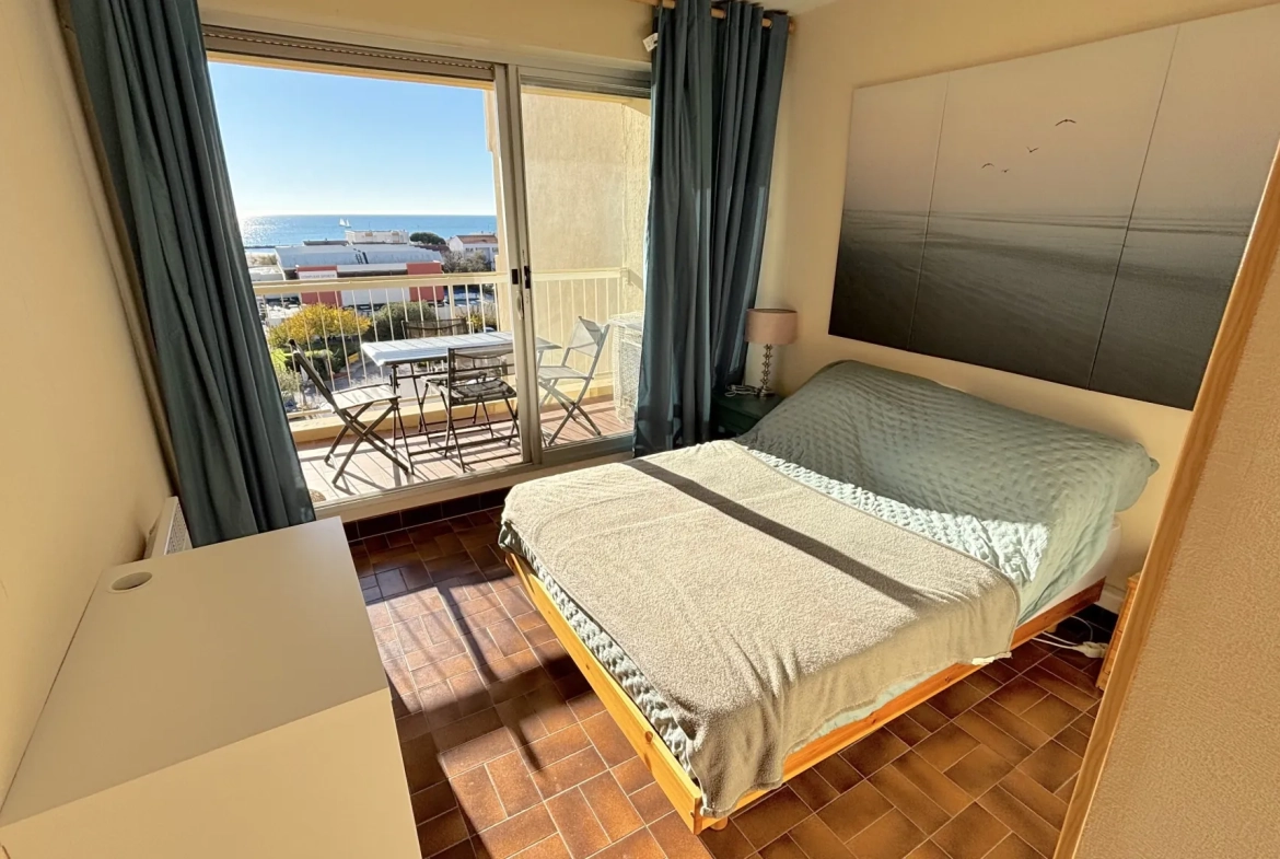 Appartement F2 avec terrasse ensoleillée et vue mer à Carnon-Plage 