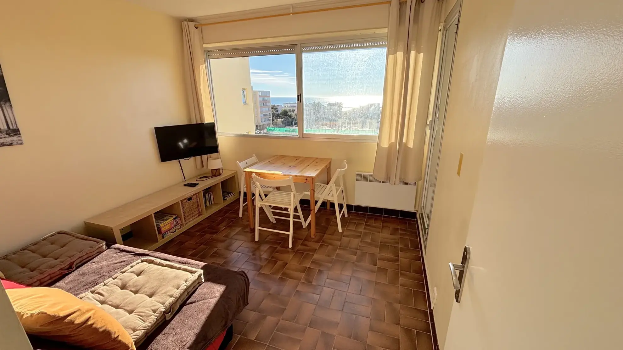 Appartement F2 avec terrasse ensoleillée et vue mer à Carnon-Plage 