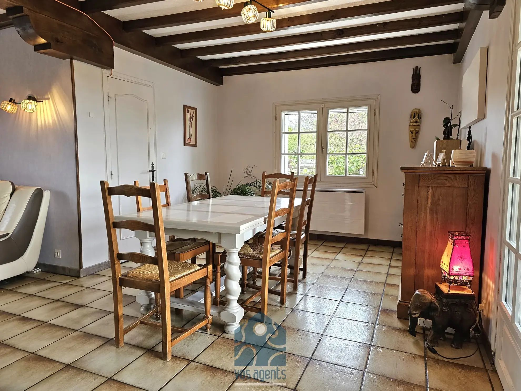 Maison individuelle 8 pièces avec terrasse, jardin et annexes à Molles 