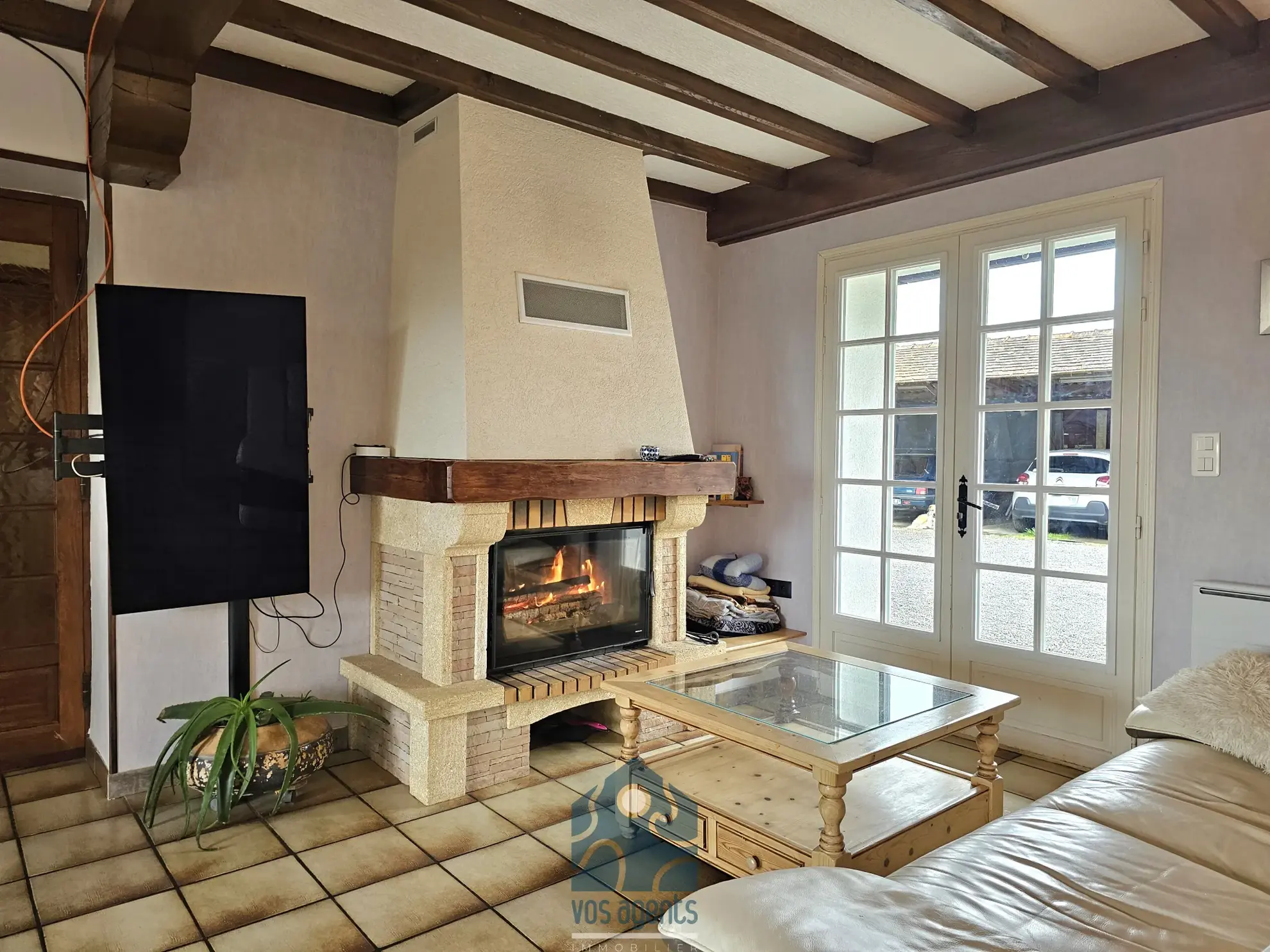 Maison individuelle 8 pièces avec terrasse, jardin et annexes à Molles 