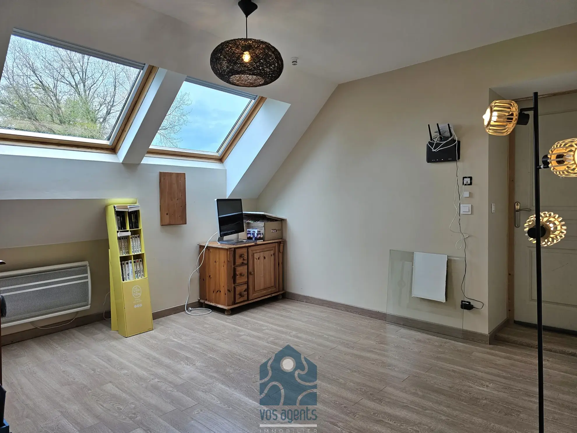 Maison individuelle 8 pièces avec terrasse, jardin et annexes à Molles 