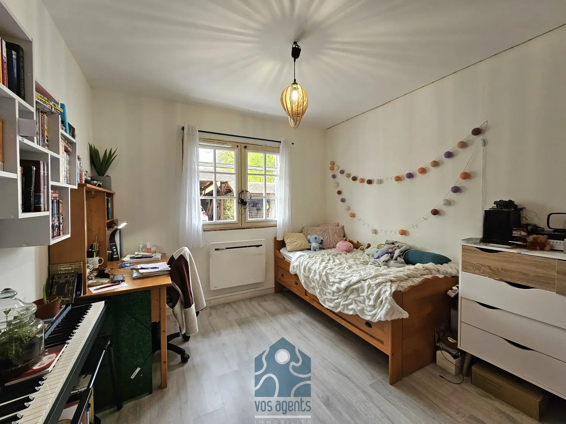 Maison individuelle 8 pièces avec terrasse, jardin et annexes à Molles 