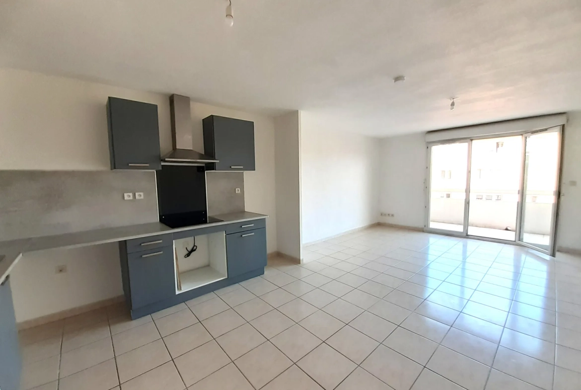 Appartement T2 avec terrasse et parking à Saint-Estève - Fonctionnel et bien situé 