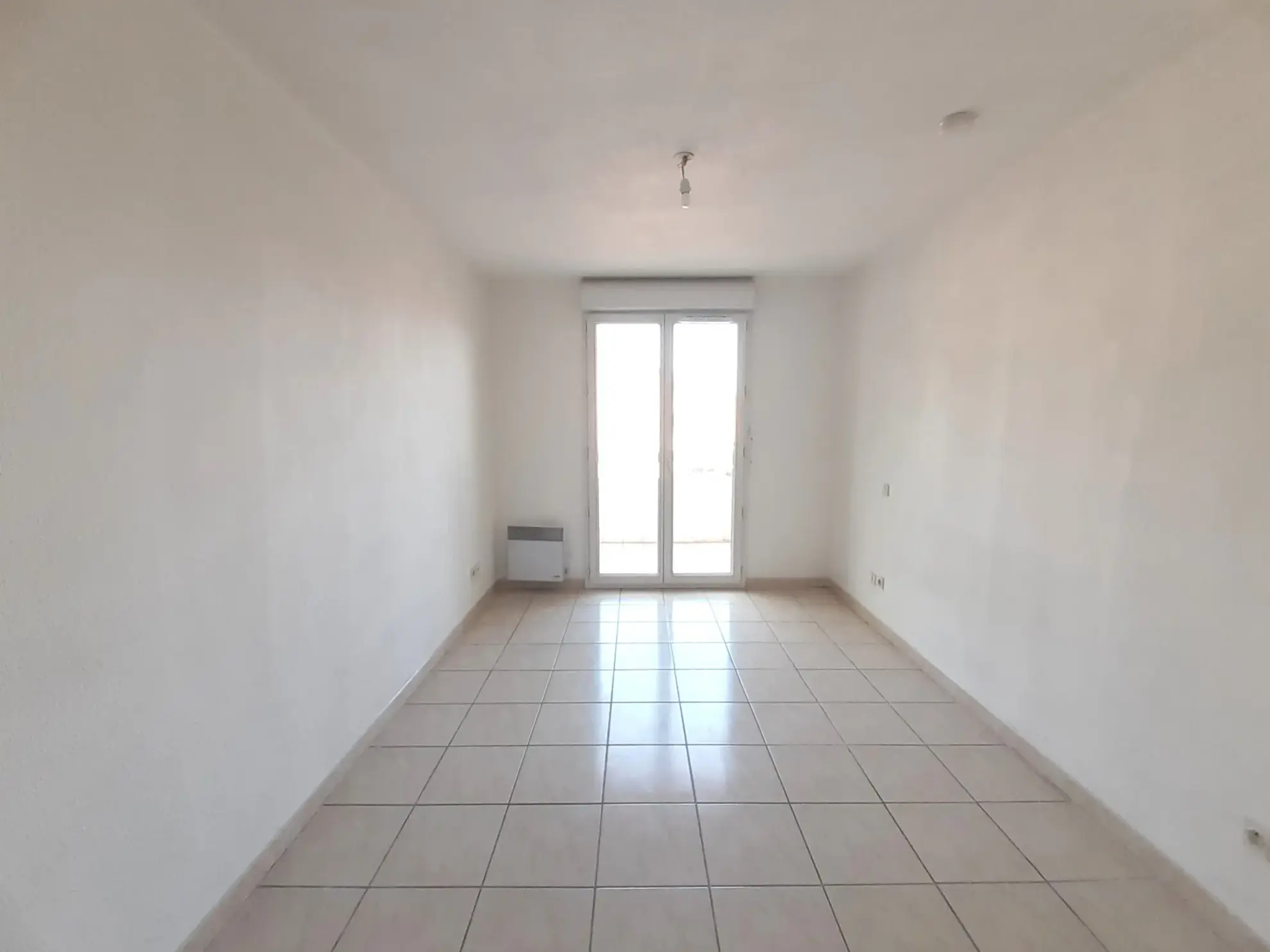 Appartement T2 avec terrasse et parking à Saint-Estève - Fonctionnel et bien situé 