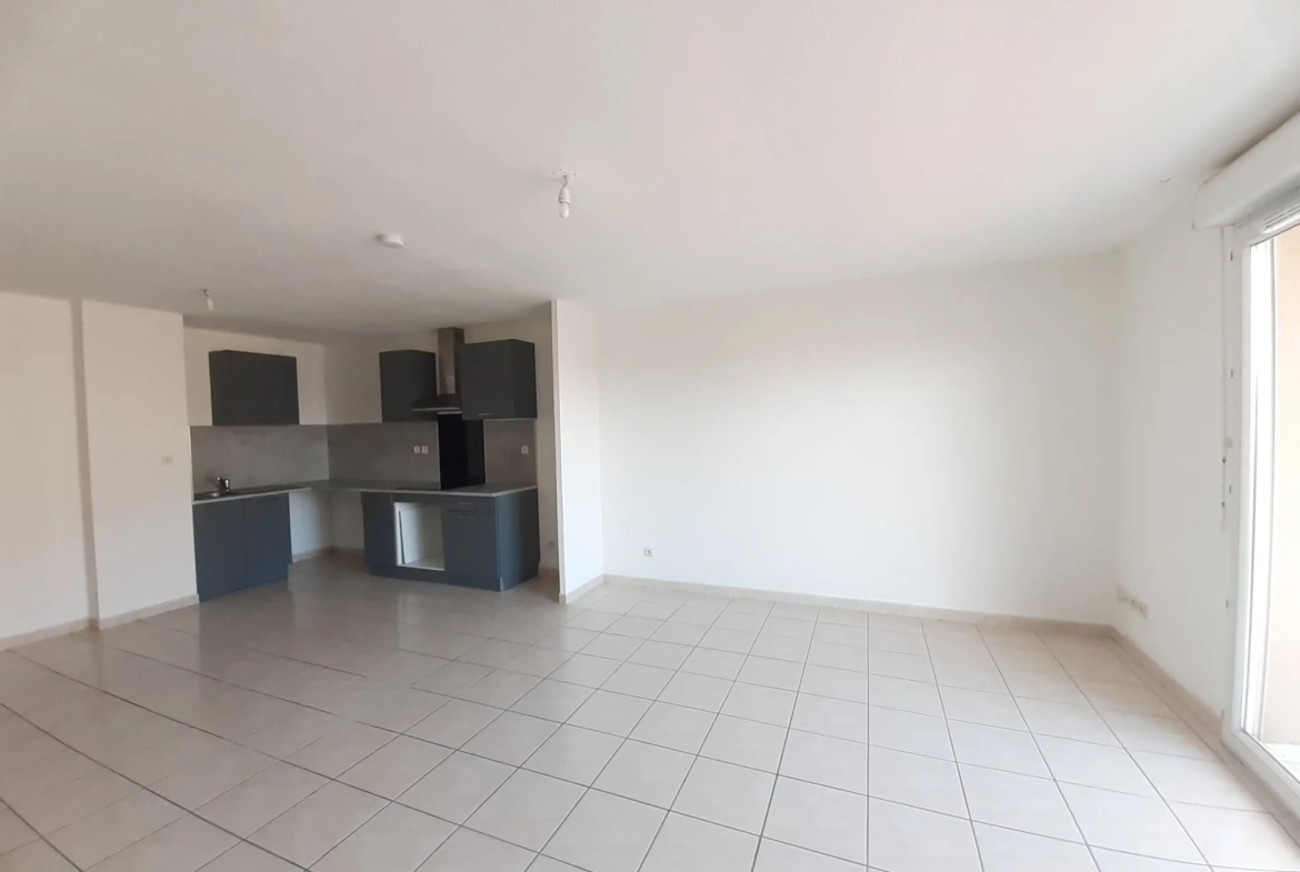 Appartement T2 avec terrasse et parking à Saint-Estève - Fonctionnel et bien situé 