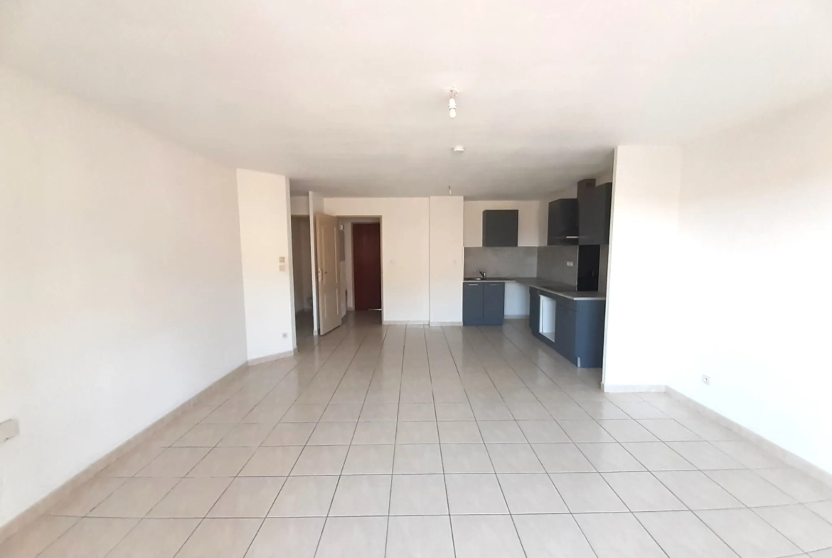 Appartement T2 avec terrasse et parking à Saint-Estève - Fonctionnel et bien situé 