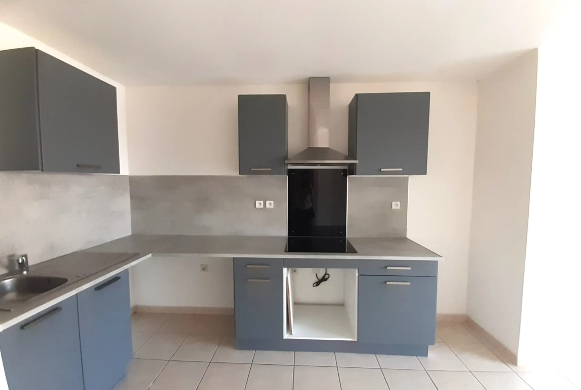 Appartement T2 avec terrasse et parking à Saint-Estève - Fonctionnel et bien situé 