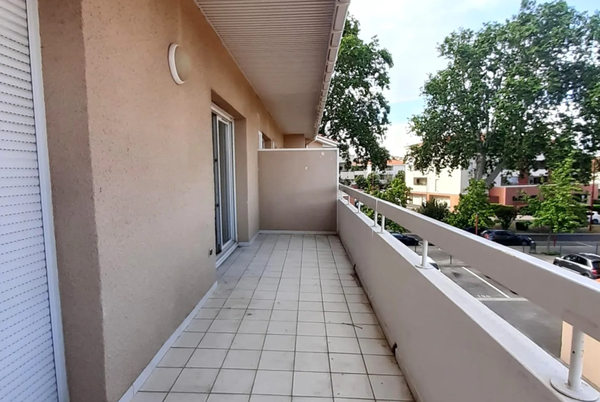Appartement T2 avec terrasse et parking à Saint-Estève - Fonctionnel et bien situé 