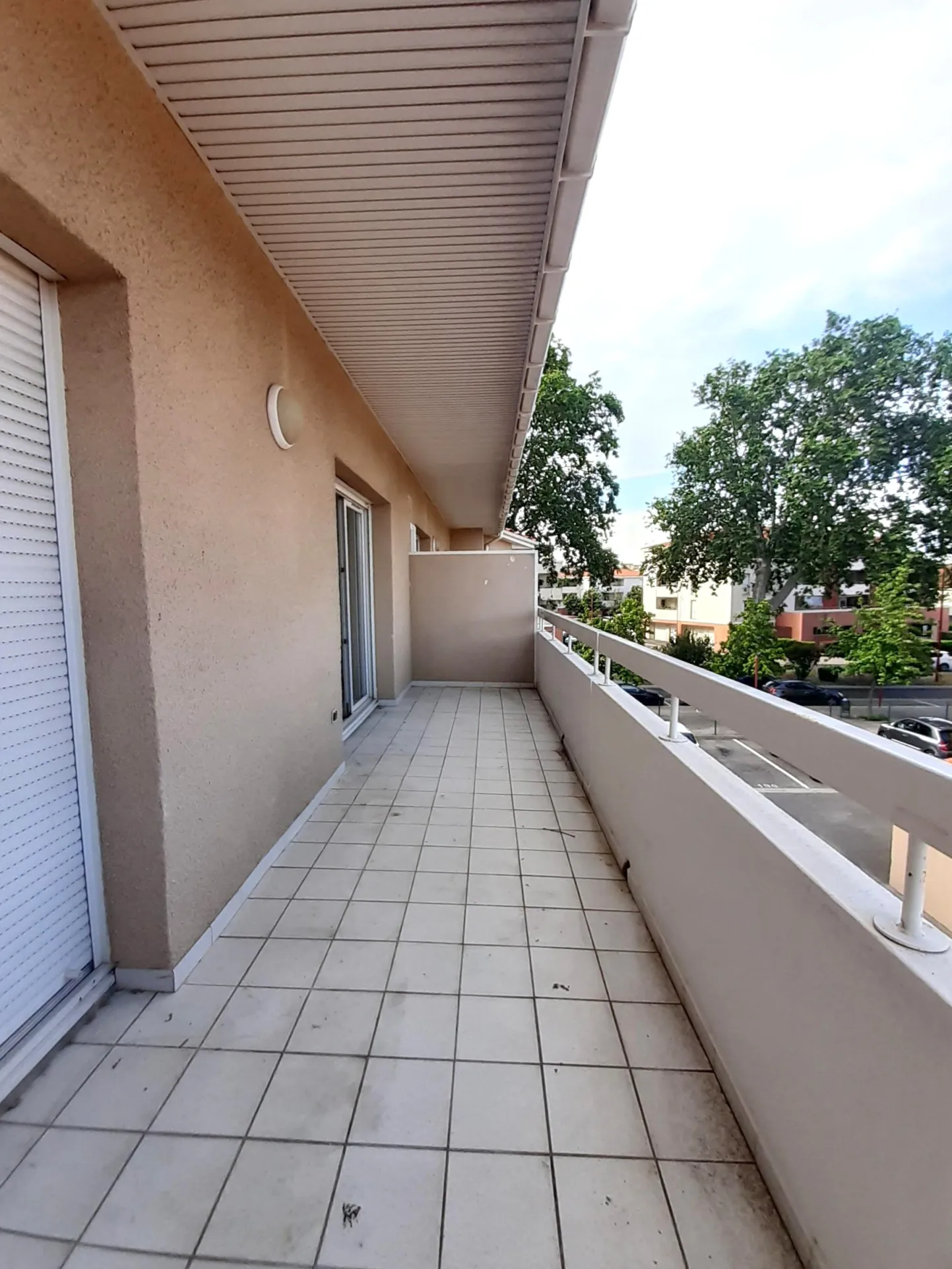 Appartement T2 avec terrasse et parking à Saint-Estève - Fonctionnel et bien situé 