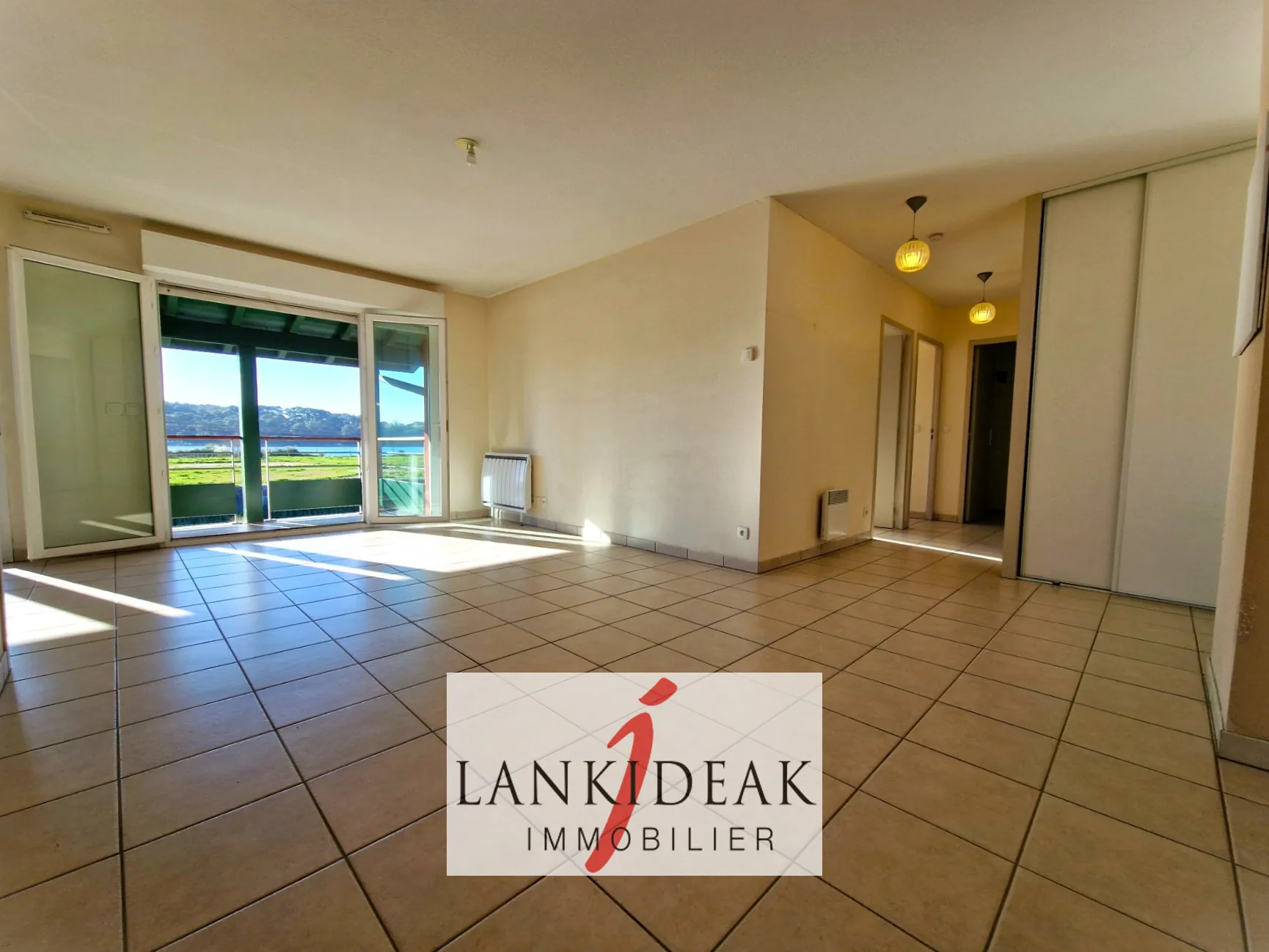 Vente Appartement T3 de 67 m2 avec terrasse et parking à Boucau 