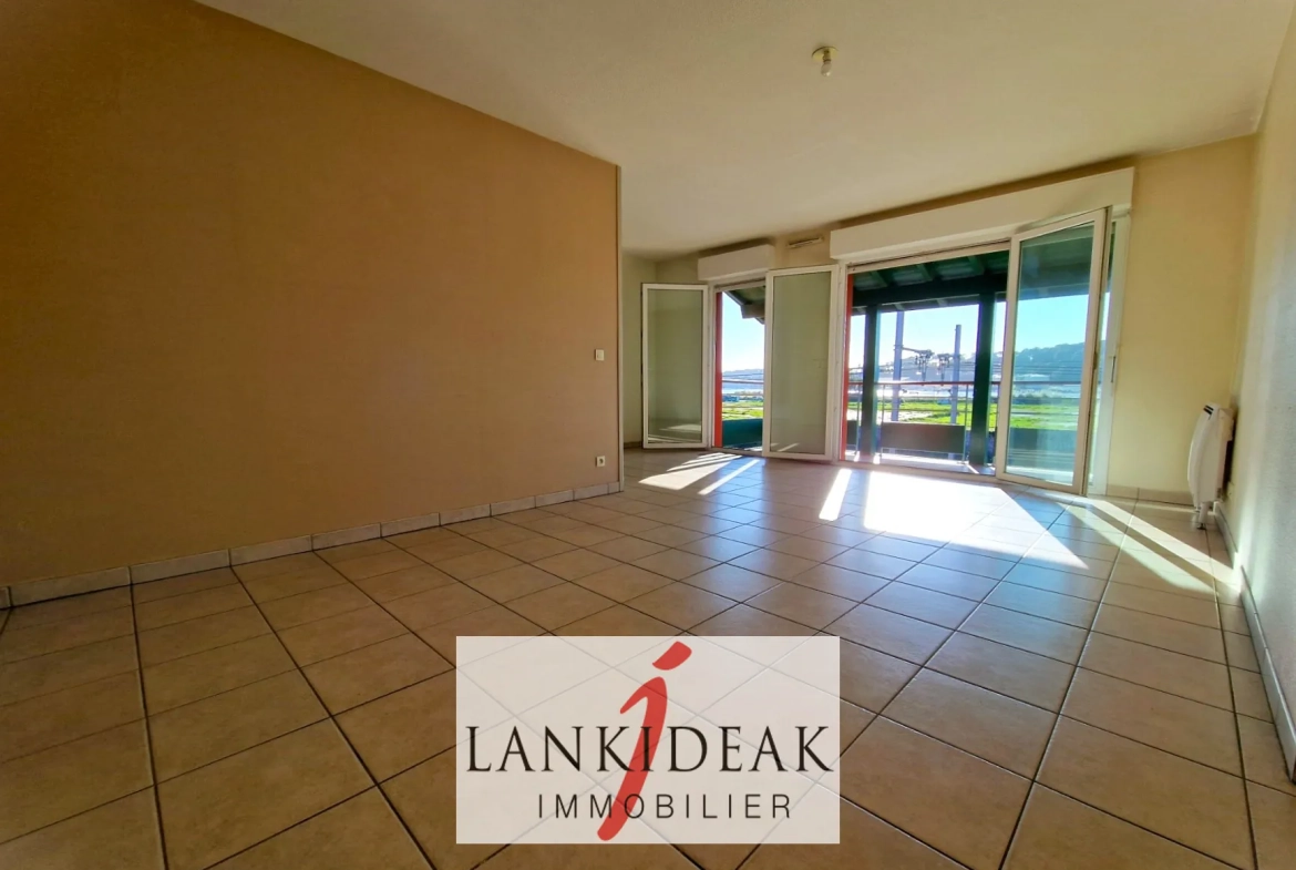 Vente Appartement T3 de 67 m2 avec terrasse et parking à Boucau 