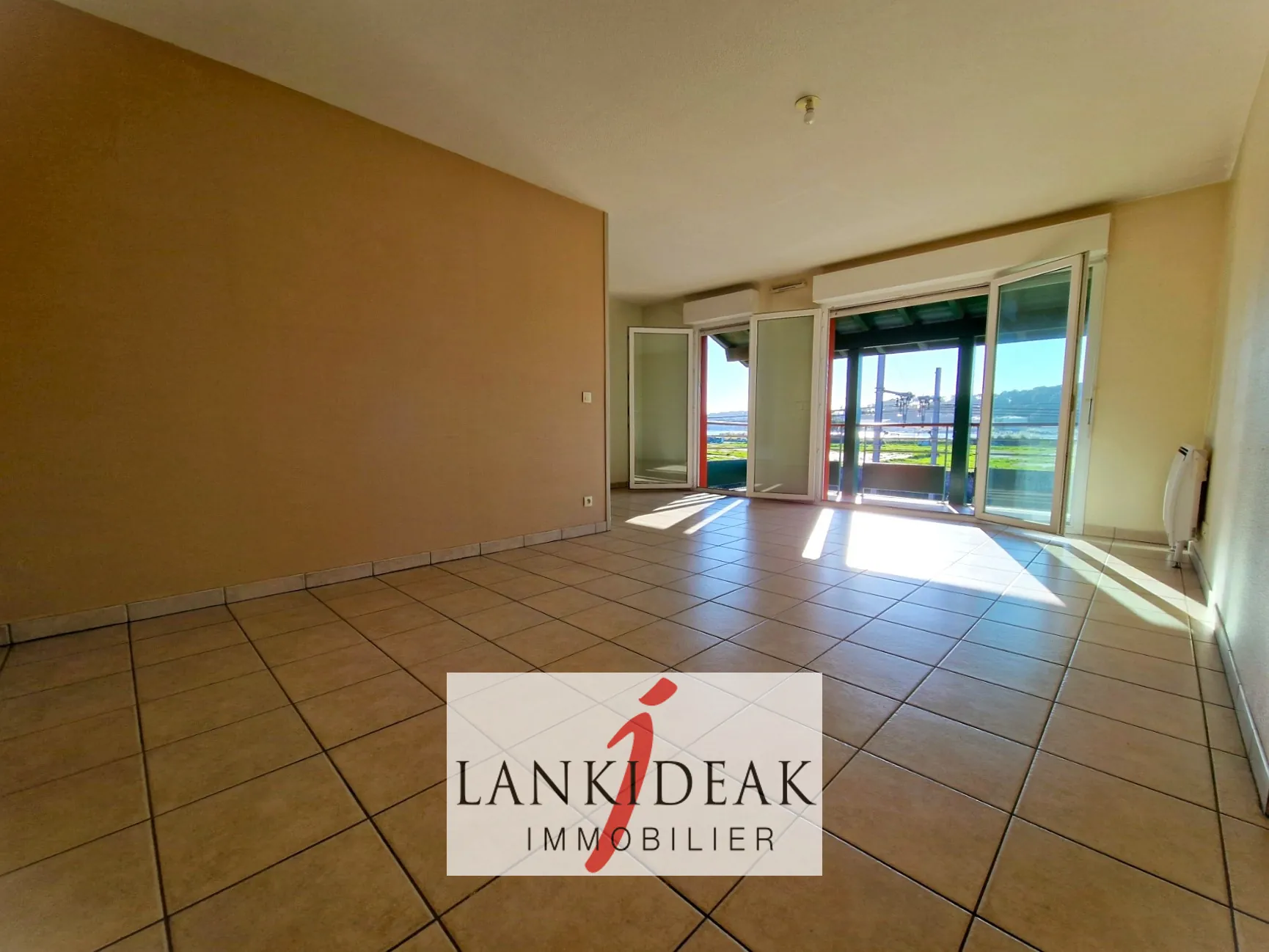Vente Appartement T3 de 67 m2 avec terrasse et parking à Boucau 