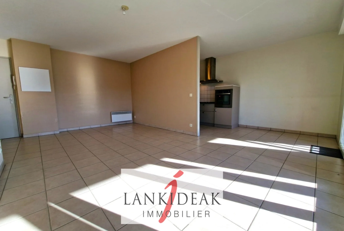 Vente Appartement T3 de 67 m2 avec terrasse et parking à Boucau 