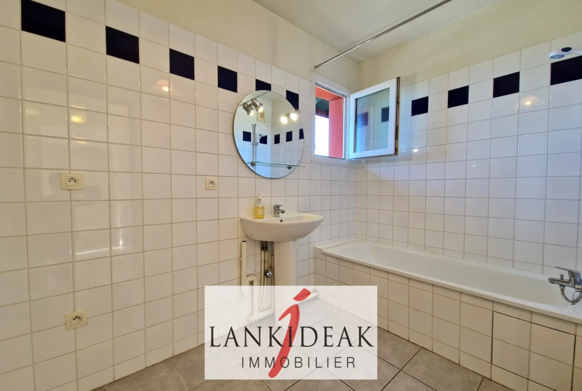 Vente Appartement T3 de 67 m2 avec terrasse et parking à Boucau 