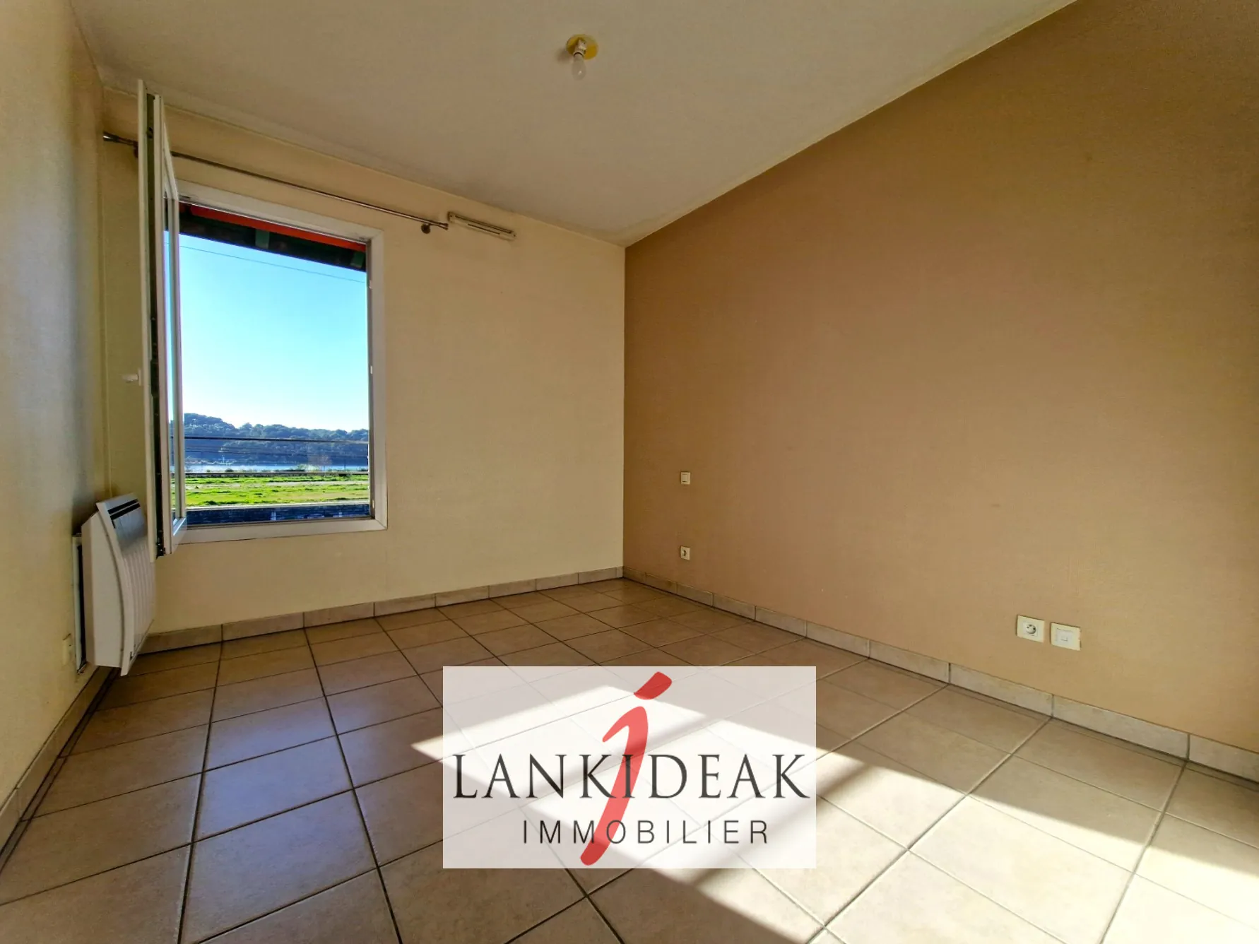 Vente Appartement T3 de 67 m2 avec terrasse et parking à Boucau 