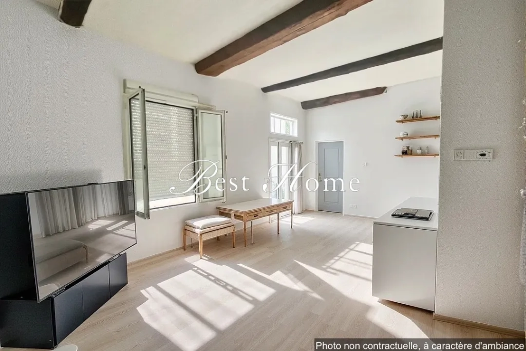 Appartement T2 à vendre à Nîmes, 48 m2 avec cave voutée, proche de la Maison Carrée