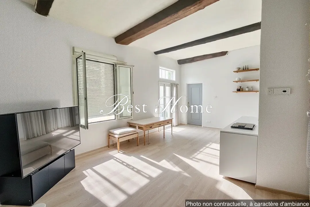 Appartement T2 à vendre à Nîmes, 48 m2 avec cave voutée, proche de la Maison Carrée 