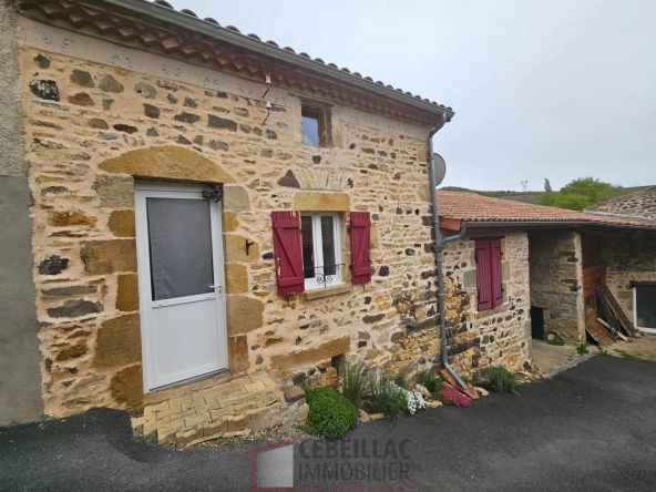 Charmante maison de village T5 à Laps, proche Vic le Comte, offrant garage, cave et grenier aménageable