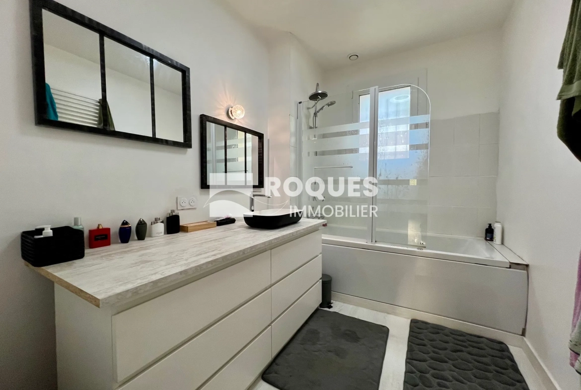 Maison à vendre à La Cavalerie avec grand jardin, 5 chambres et garage 