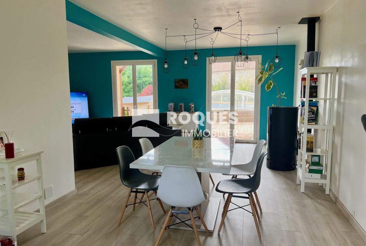 Maison à vendre à La Cavalerie avec grand jardin, 5 chambres et garage 