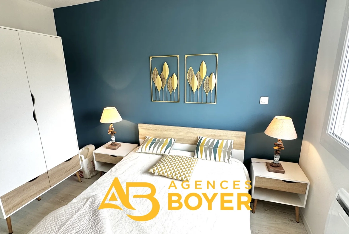 Appartement 2 pièces rénové avec vue dégagée, piscine et accès mer à Bandol 