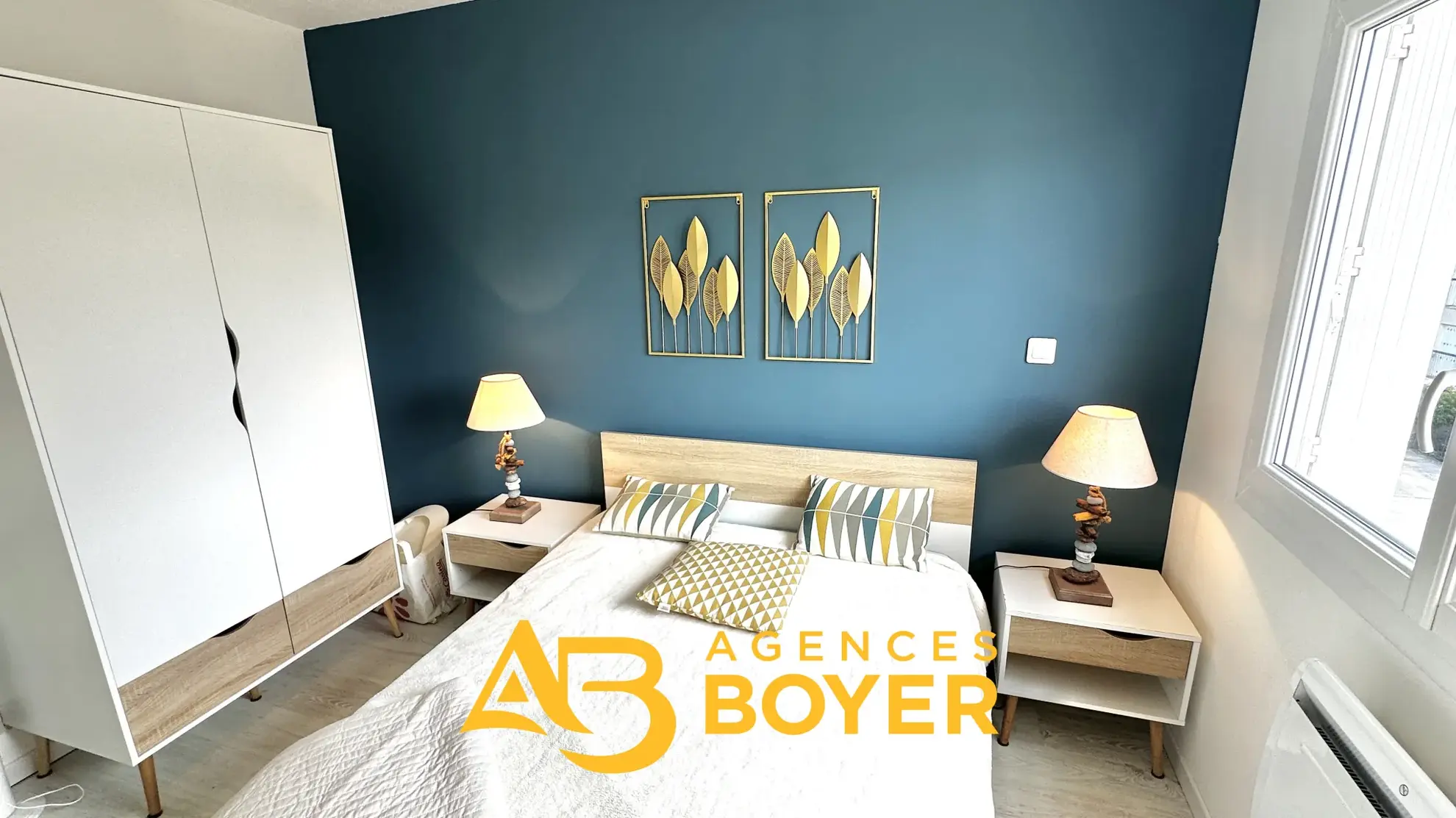 Appartement 2 pièces rénové avec vue dégagée, piscine et accès mer à Bandol 