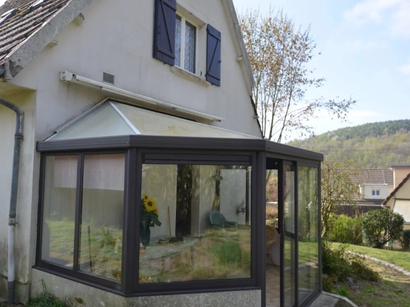 Pavillon lumineux avec 3 chambres à Lillebonne – proche commodités 